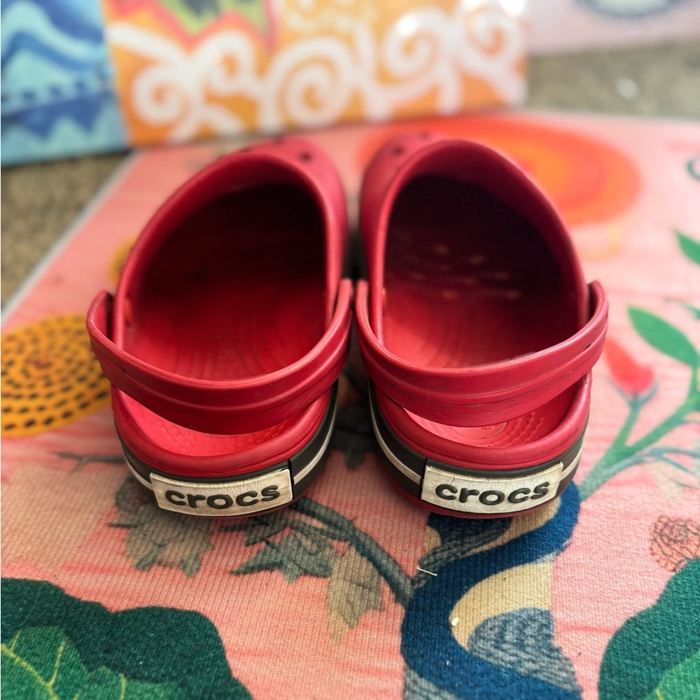 Crocs Crocband Classic Red Clogs - Women’s 7.5 - Picture 2 of 2